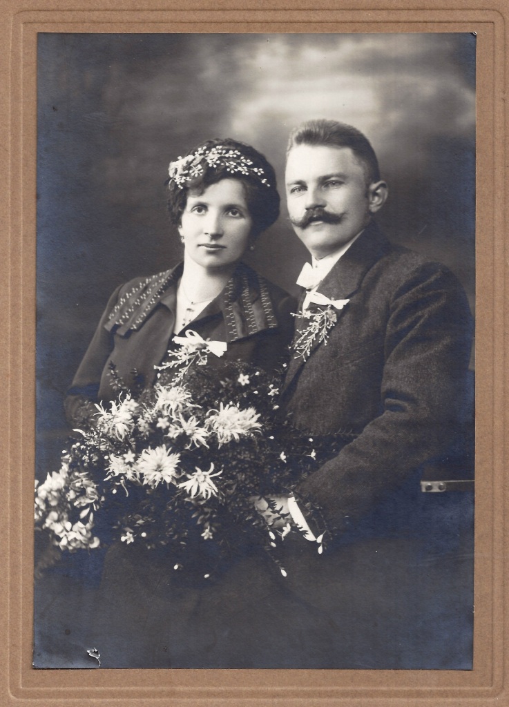 ragg 922-01-10-2410KAweb-Hochzeitsbild-Ragg Albert OO Marschall KatharinaA